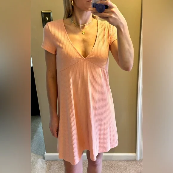 Forever 21 Coral V-Neck Dress - Picture 2 of 9